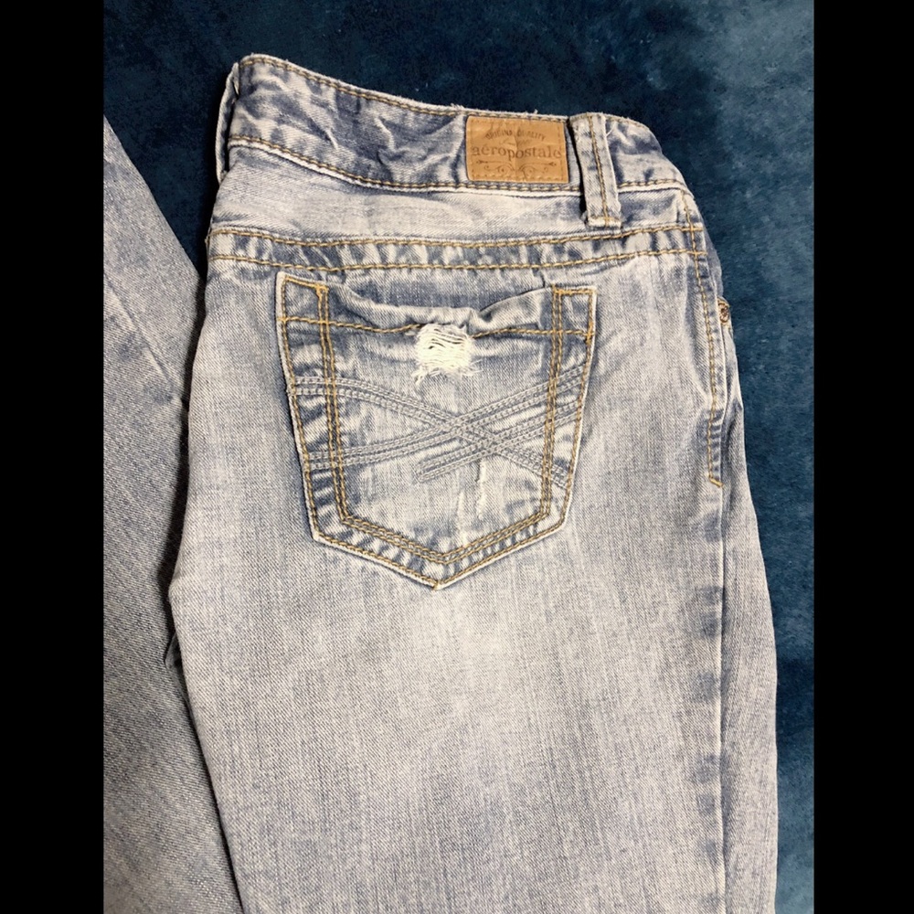 Light Distressed Long Jeans by Aeropastale